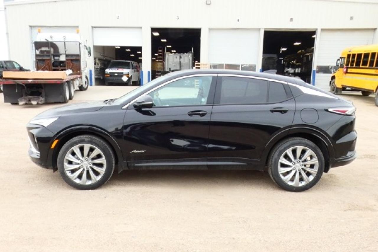 2025 Buick Envista Avenir w/Htd Leather, S/R, BUC