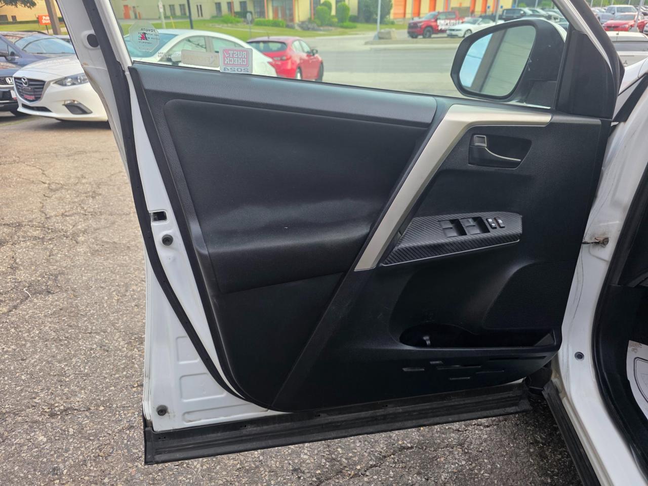 2015 Toyota RAV4 LE Backup Camera | Bluetooth | Heated Seats Photo