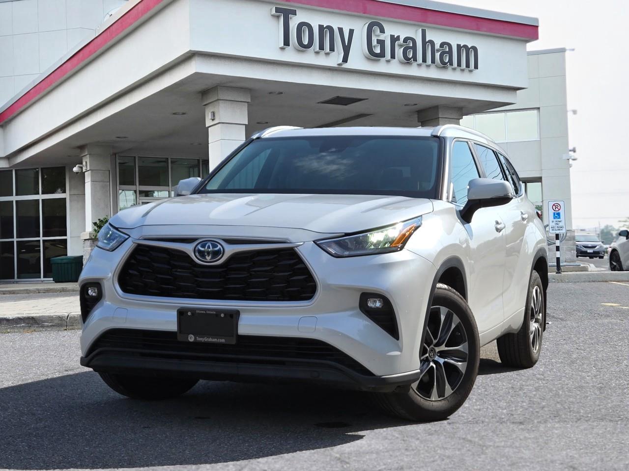 Used 2023 Toyota Highlander HYBRID XLE for sale in Ottawa, ON