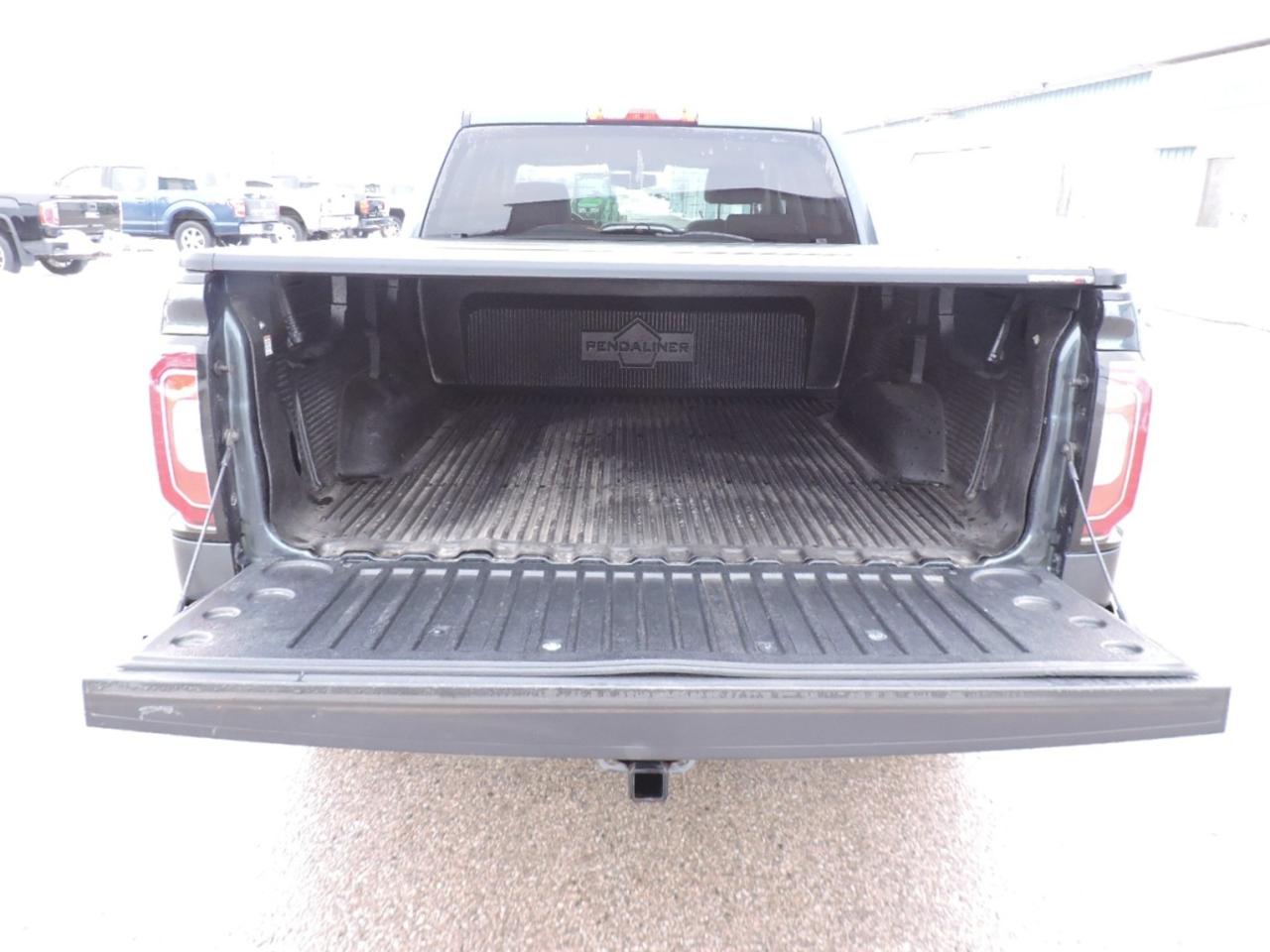 2018 GMC Sierra 1500 SLT 5.3L 4X4 Leather 6-Seater Navigation 132000KMS Photo