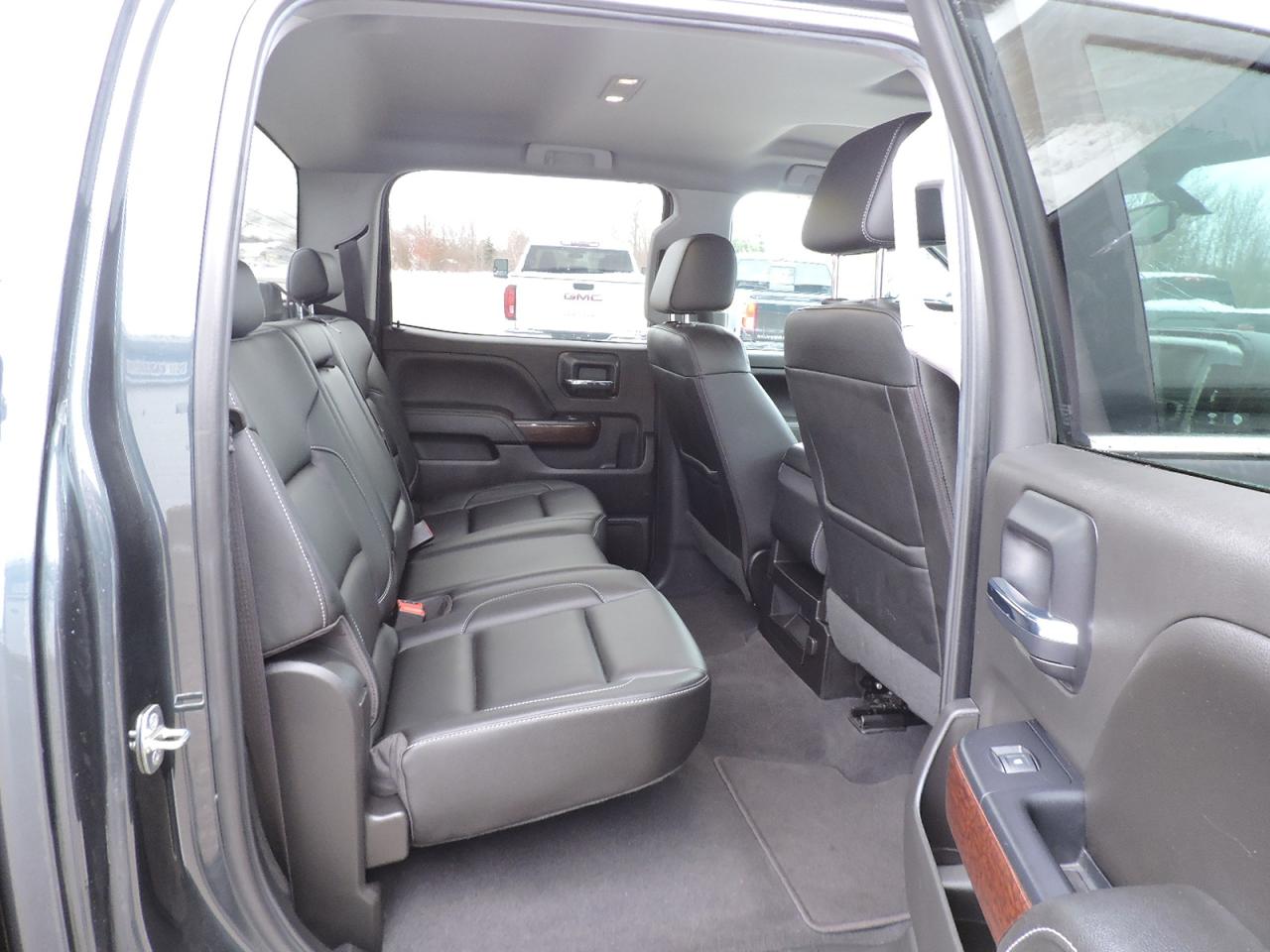 2018 GMC Sierra 1500 SLT 5.3L 4X4 Leather 6-Seater Navigation 132000KMS Photo