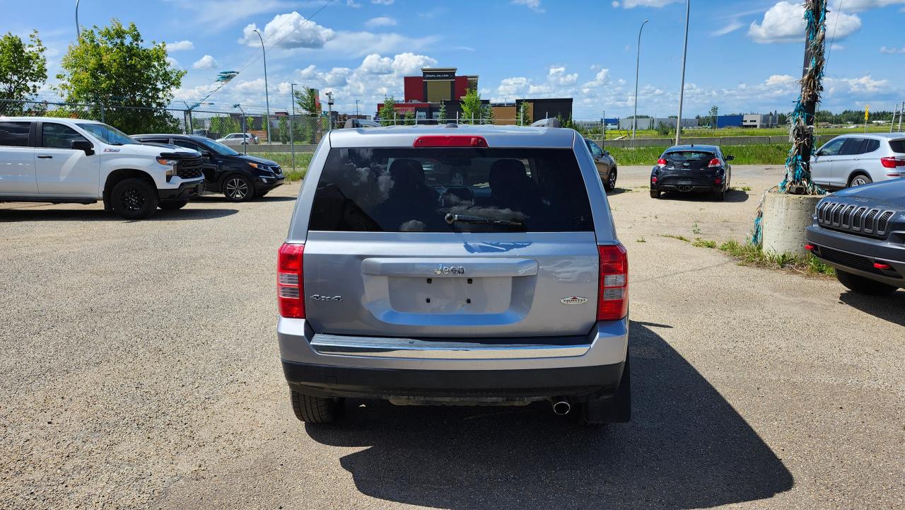 2016 Jeep Patriot North, 4WD, Heated Seats, Bluetooth - Photo #5