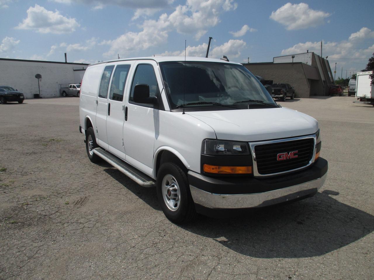 2023 GMC Savana 2500 2500 135 inch w/base - Photo #3