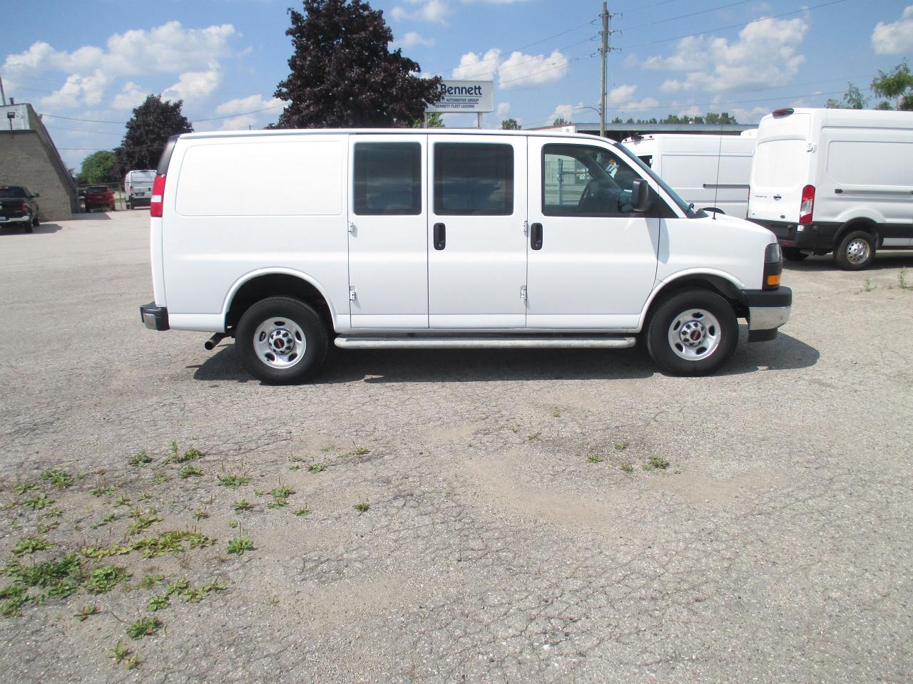 2023 GMC Savana 2500 2500 135 inch w/base - Photo #4