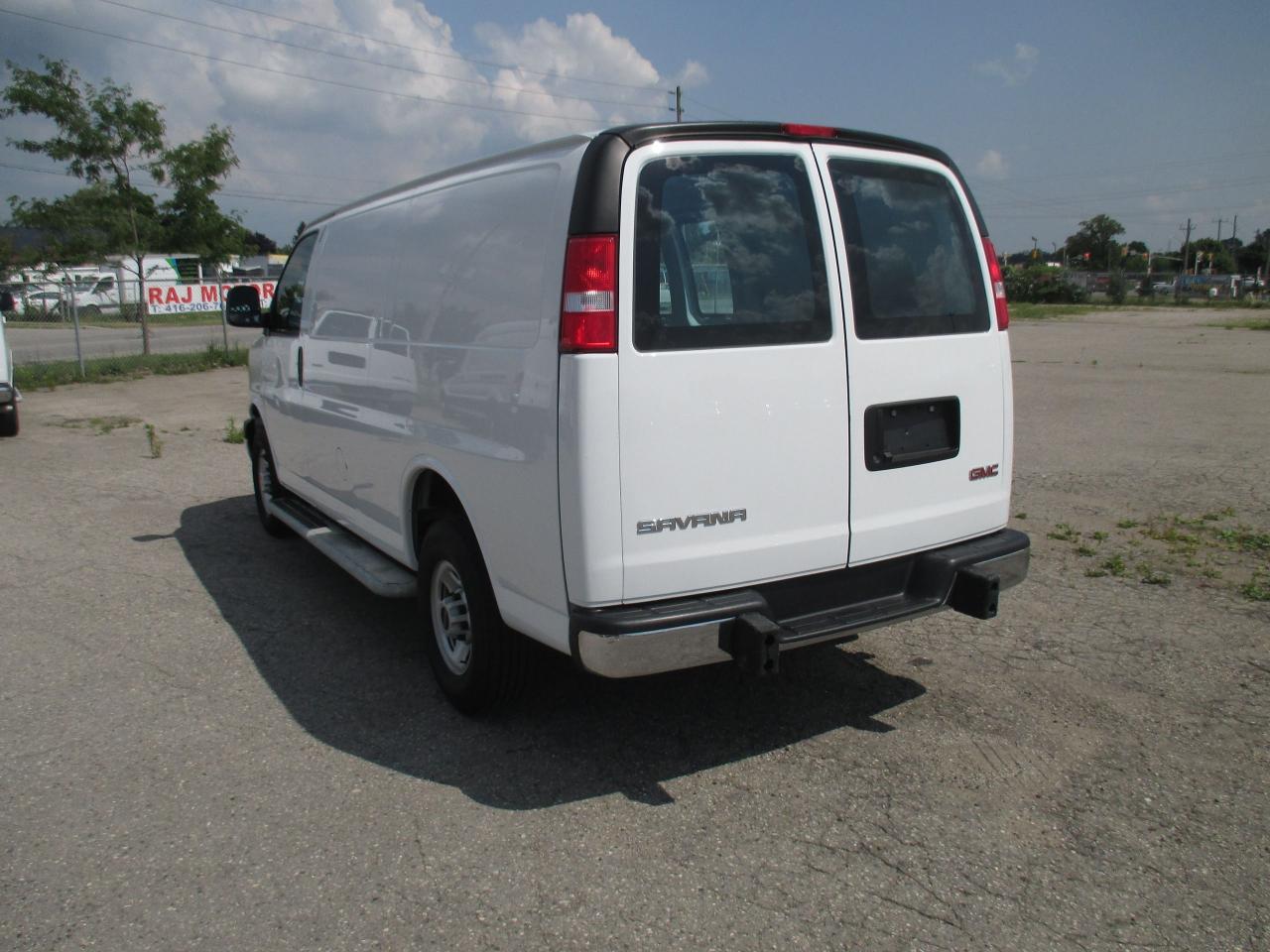 2023 GMC Savana 2500 2500 135 inch w/base - Photo #6
