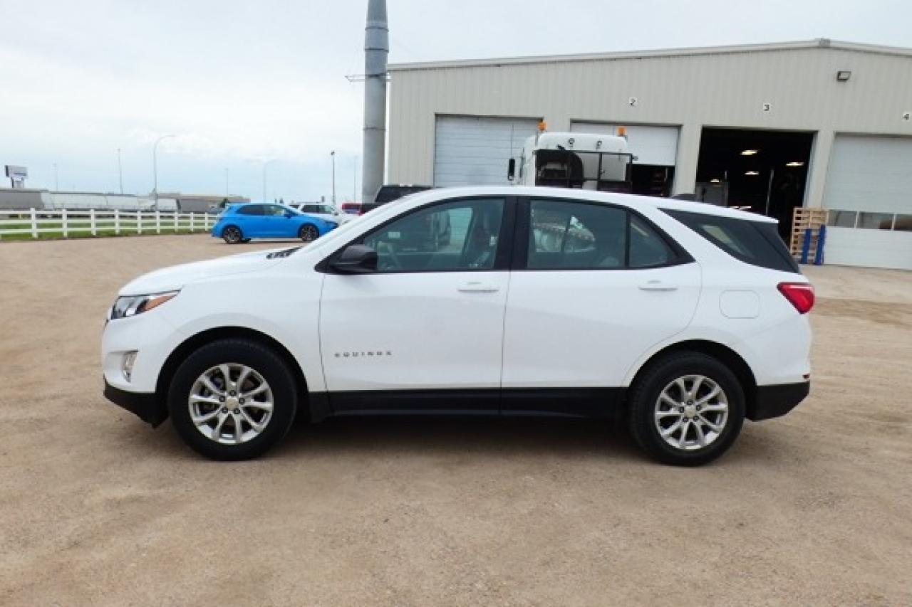 2020 Chevrolet Equinox LS AWD w/Htd cloth, BUC