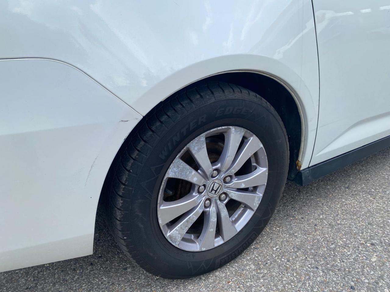 2014 Honda Odyssey SE one owner 8 passengers no accident - Photo #14