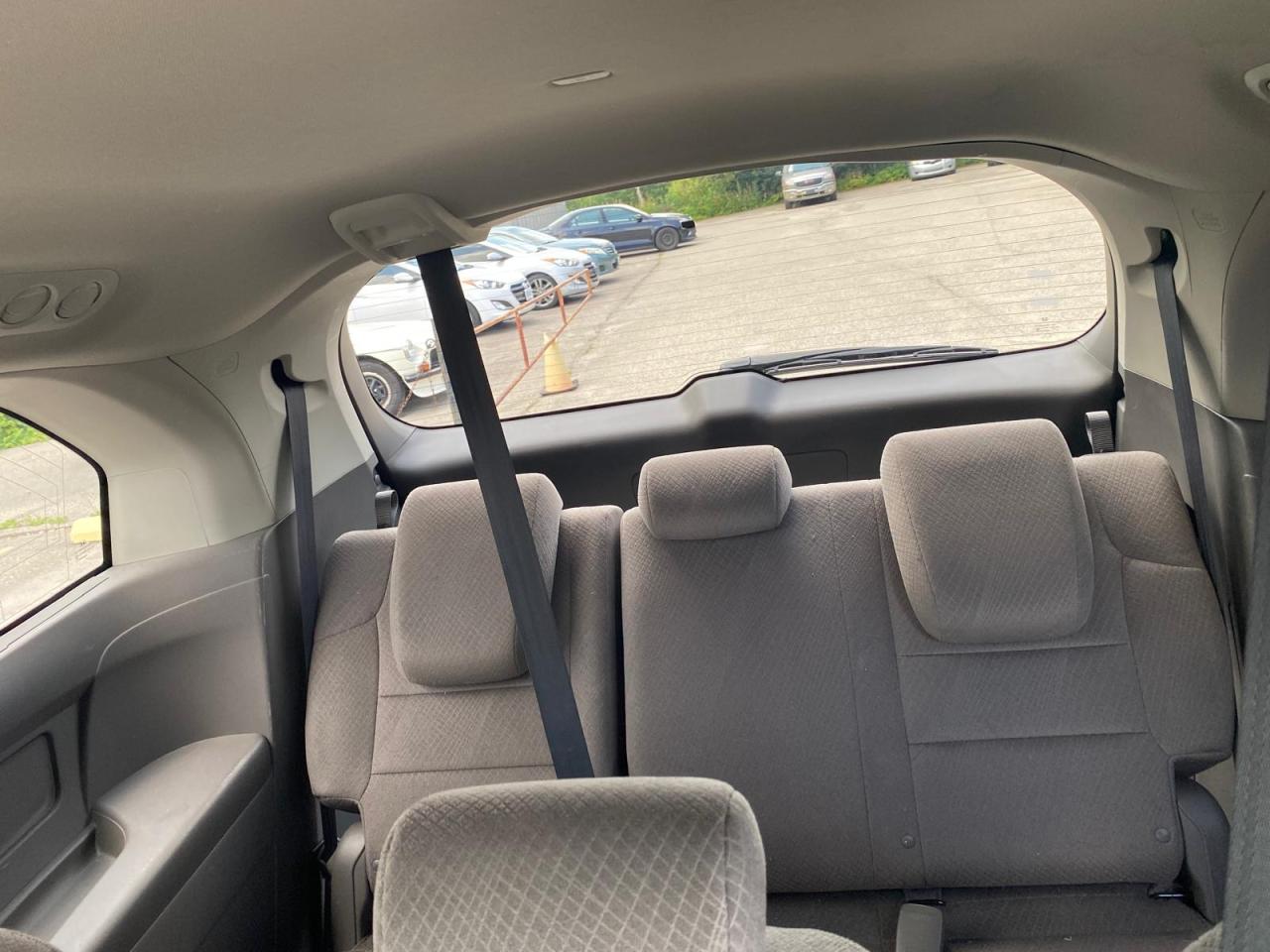 2014 Honda Odyssey SE one owner 8 passengers no accident - Photo #12