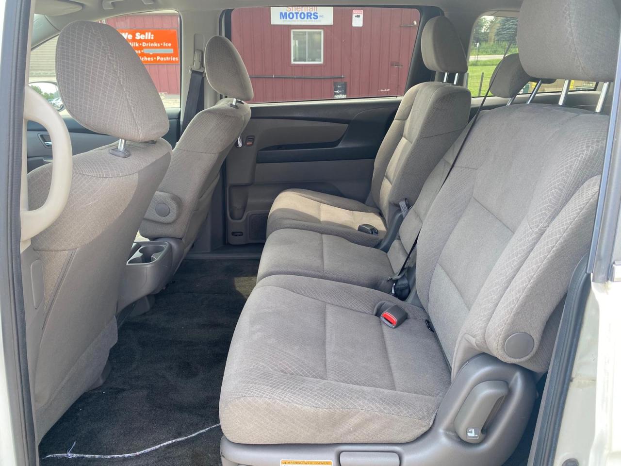 2014 Honda Odyssey SE one owner 8 passengers no accident - Photo #7