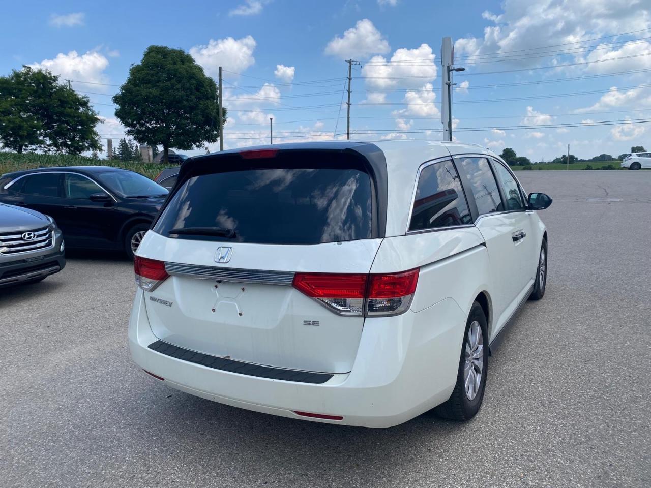 2014 Honda Odyssey SE one owner 8 passengers no accident - Photo #4