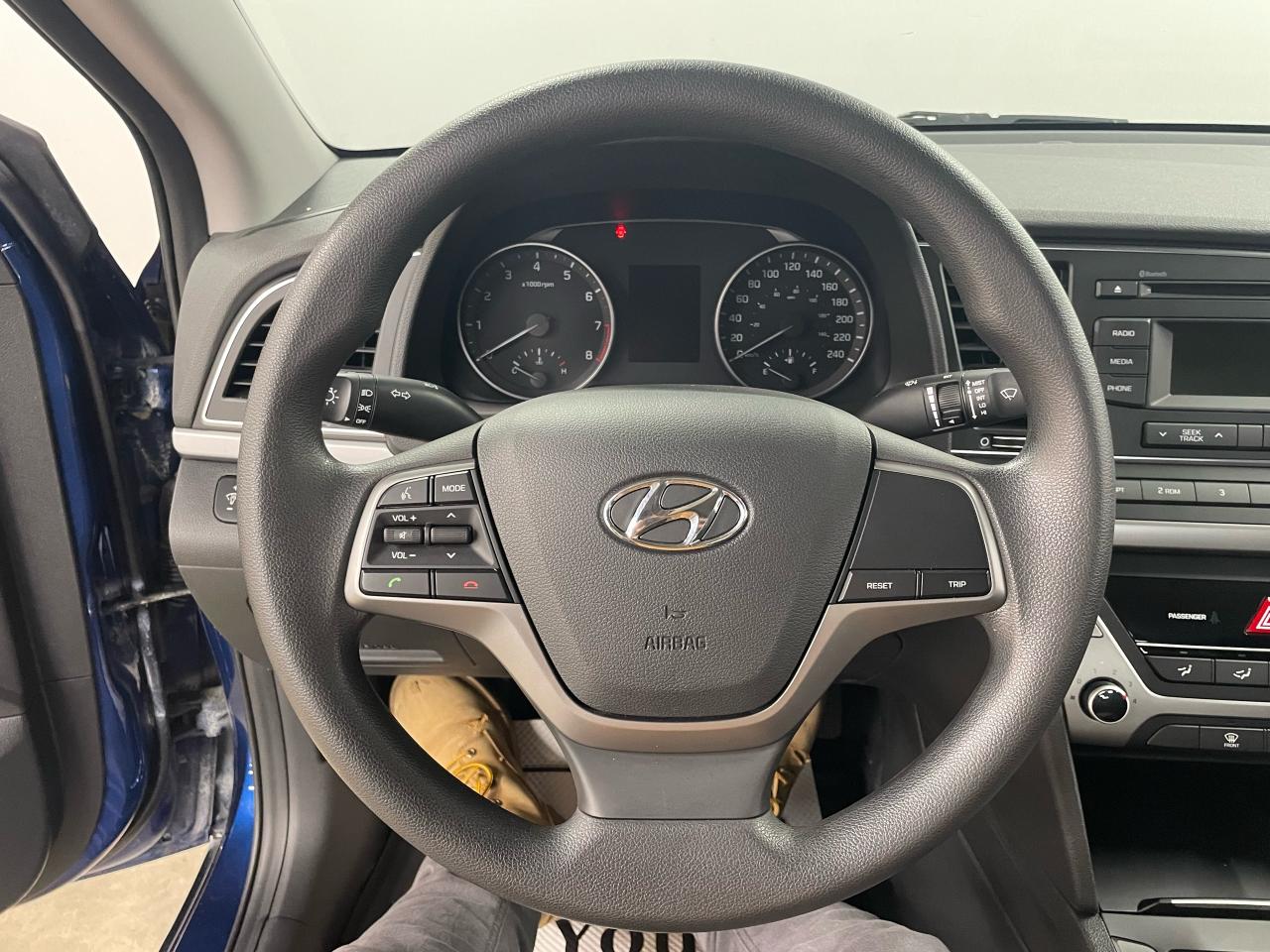 2017 Hyundai Elantra 4DR SDN AUTO LE Photo12