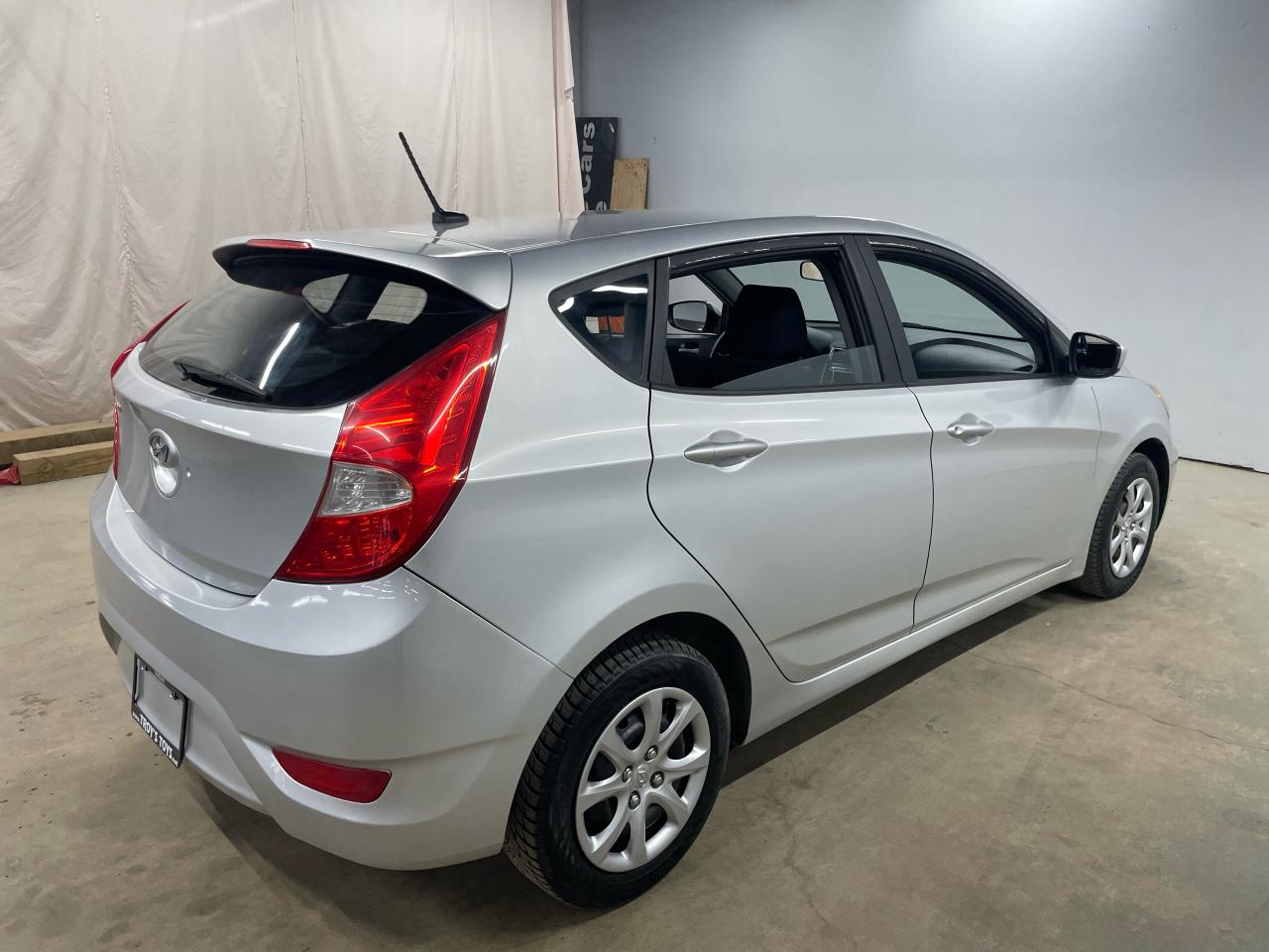 2014 Hyundai Accent 5DR HB AUTO GL Photo6