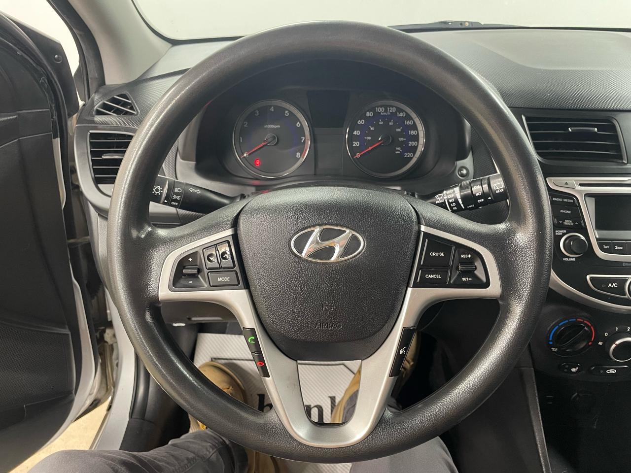 2014 Hyundai Accent 5DR HB AUTO GL Photo28