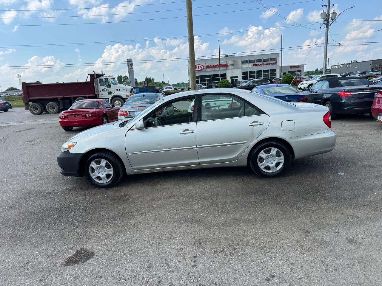 2002 Toyota Corolla LE - Photo #2