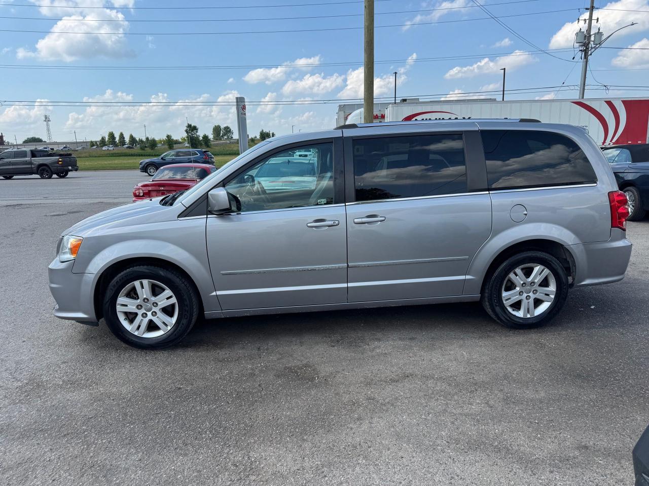 2015 Dodge Grand Caravan Crew Plus - Photo #2