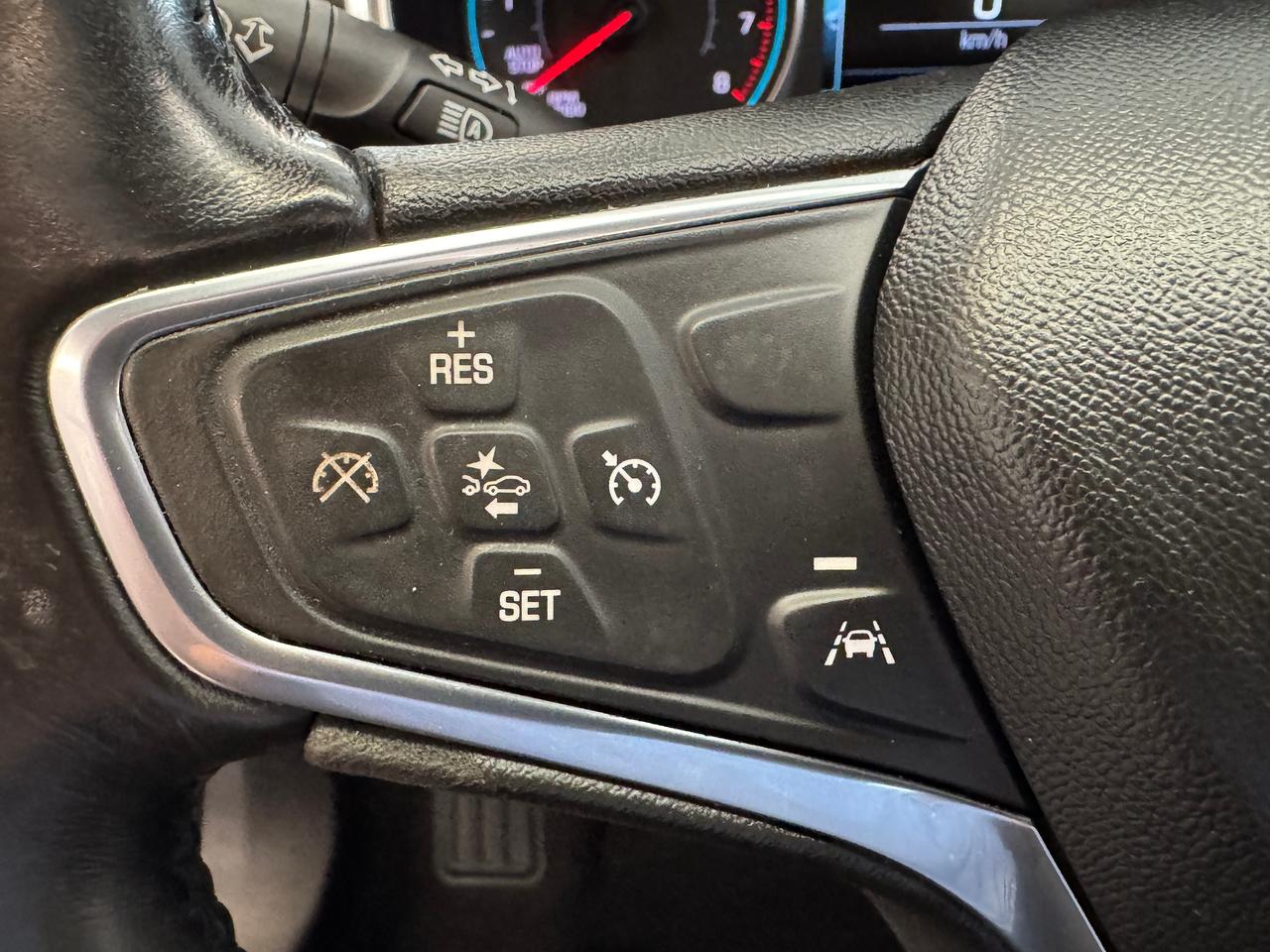 2017 Chevrolet Malibu LT+Roof+Blind Spot+Collision Alert+CLEAN CARFAX Photo