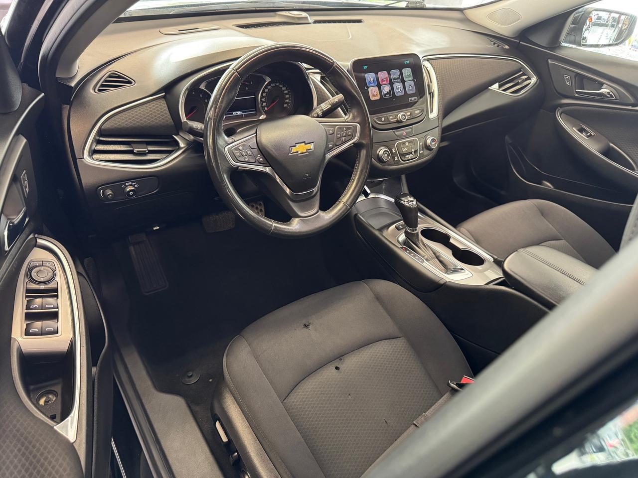 2017 Chevrolet Malibu LT+Roof+Blind Spot+Collision Alert+CLEAN CARFAX Photo