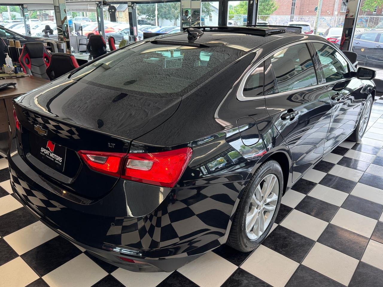 2017 Chevrolet Malibu LT+Roof+Blind Spot+Collision Alert+CLEAN CARFAX Photo