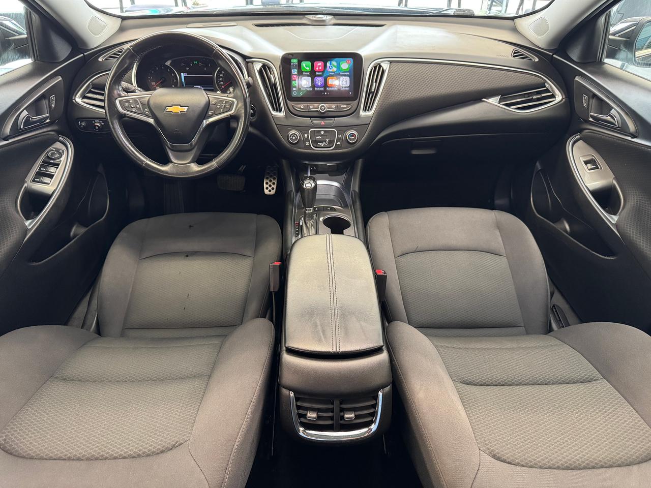 2017 Chevrolet Malibu LT+Roof+Blind Spot+Collision Alert+CLEAN CARFAX Photo1