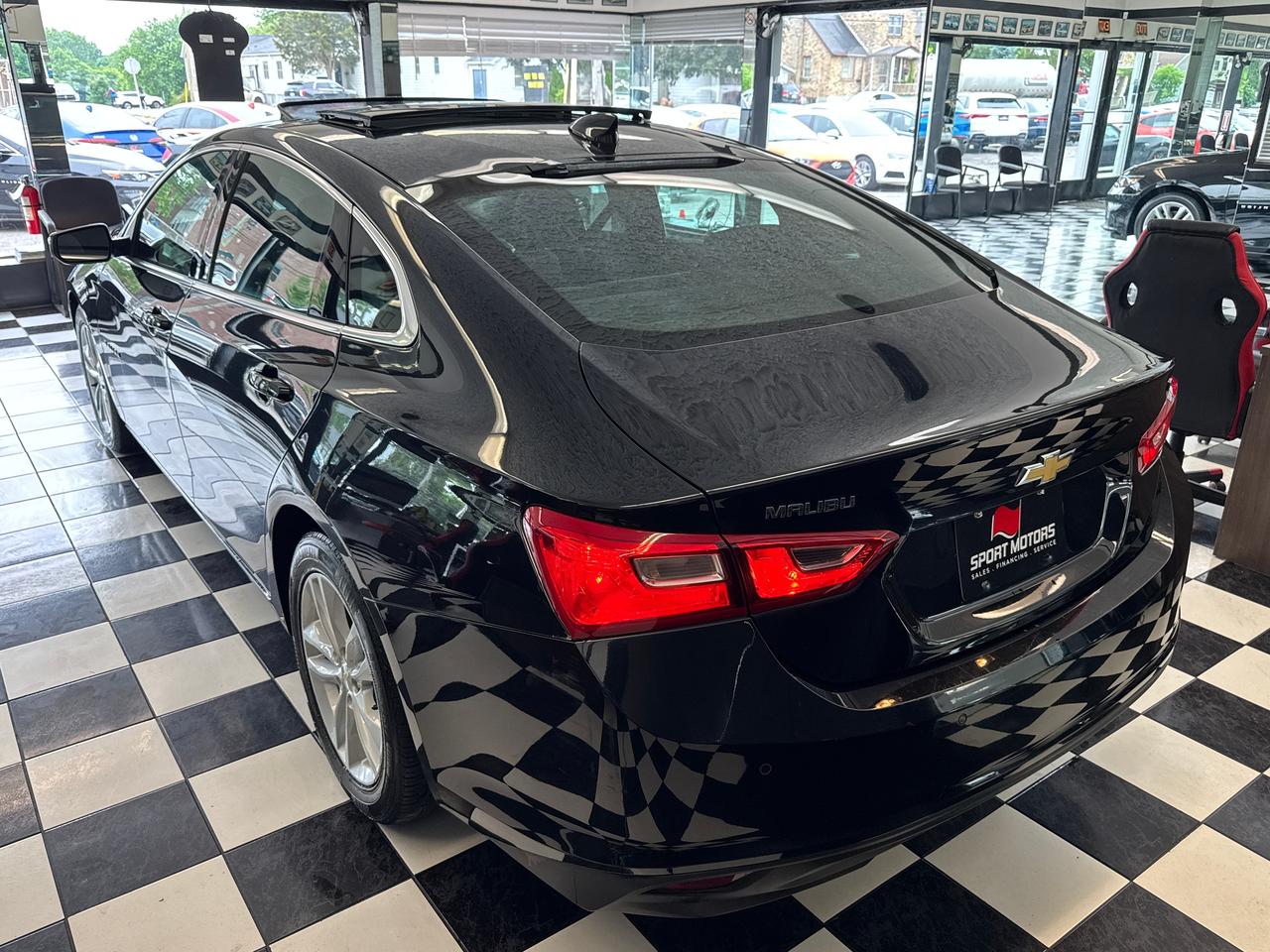 2017 Chevrolet Malibu LT+Roof+Blind Spot+Collision Alert+CLEAN CARFAX Photo