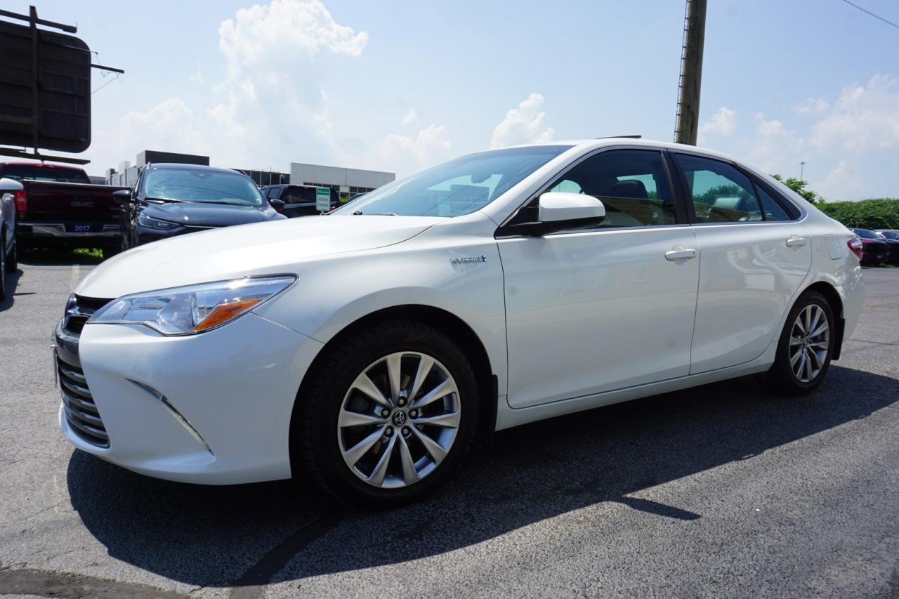 2017 Toyota Camry HYBRID XLE CERTIFIED CAMERA NAV BLUETOOTH LEATHER HEATED SEATS SUNROOF CRUISE ALLOYS - Photo #3