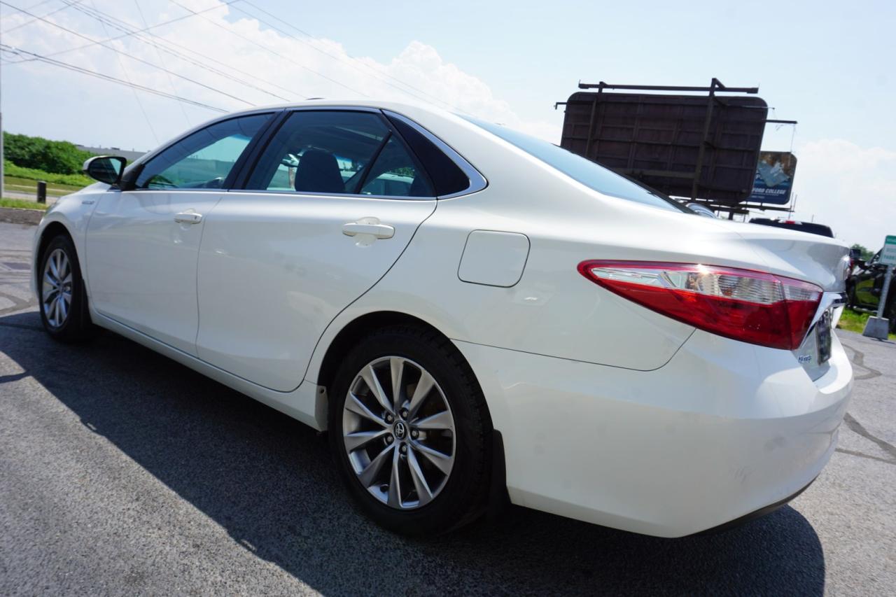 2017 Toyota Camry HYBRID XLE CERTIFIED CAMERA NAV BLUETOOTH LEATHER HEATED SEATS SUNROOF CRUISE ALLOYS - Photo #4