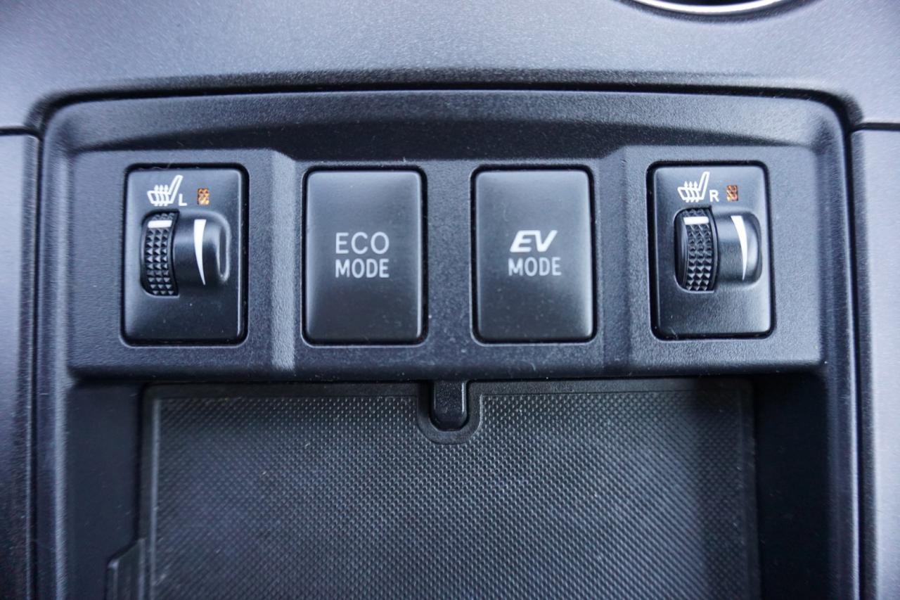 2017 Toyota Camry HYBRID XLE CERTIFIED CAMERA NAV BLUETOOTH LEATHER HEATED SEATS SUNROOF CRUISE ALLOYS - Photo #26