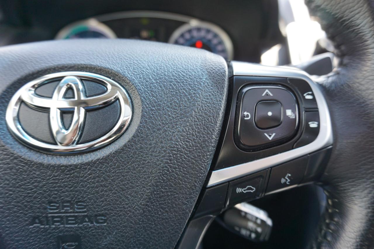 2017 Toyota Camry HYBRID XLE CERTIFIED CAMERA NAV BLUETOOTH LEATHER HEATED SEATS SUNROOF CRUISE ALLOYS - Photo #33