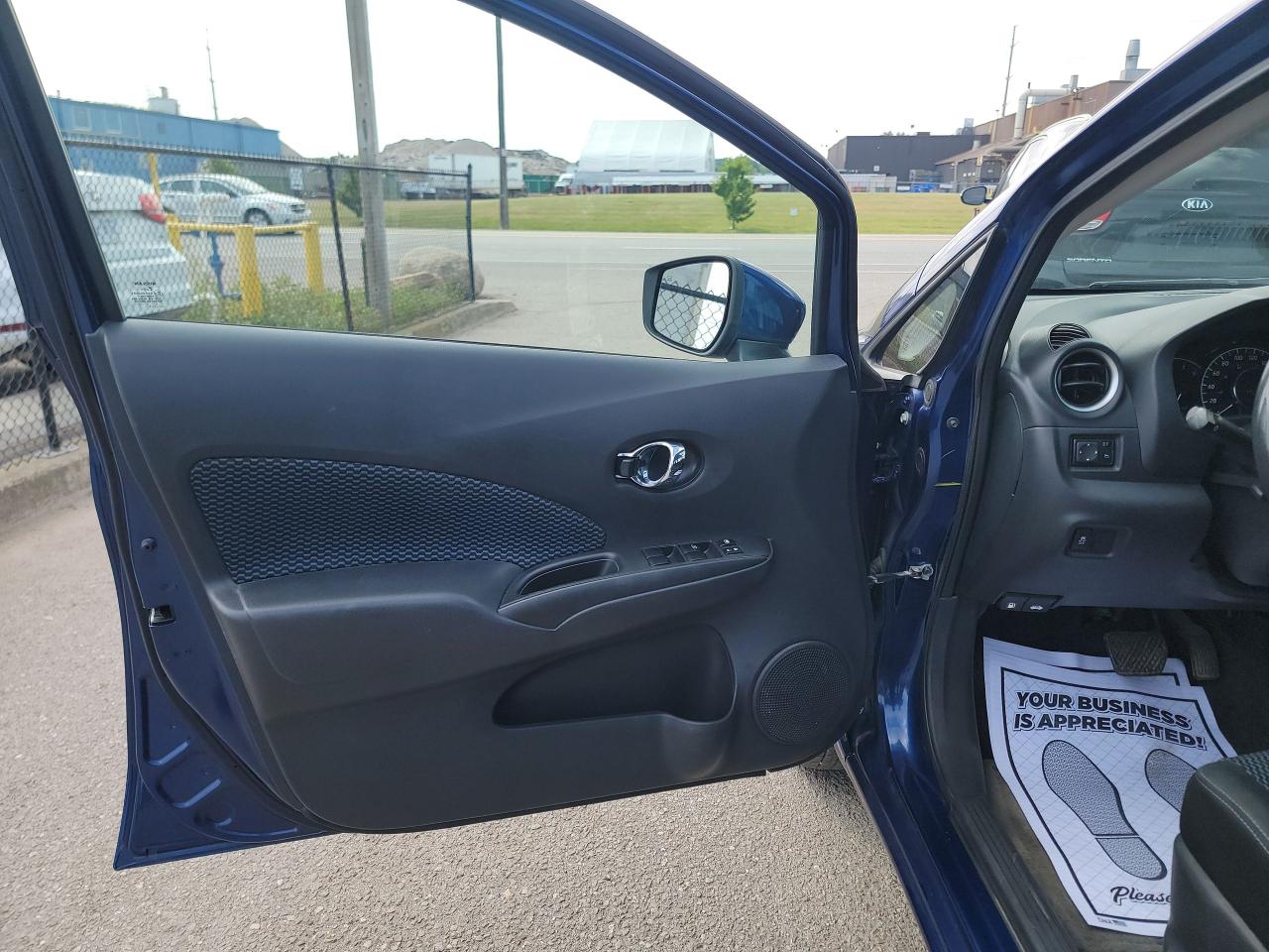 2019 Nissan Versa Note SV | VERY CLEAN | LOW KMS - Photo #12