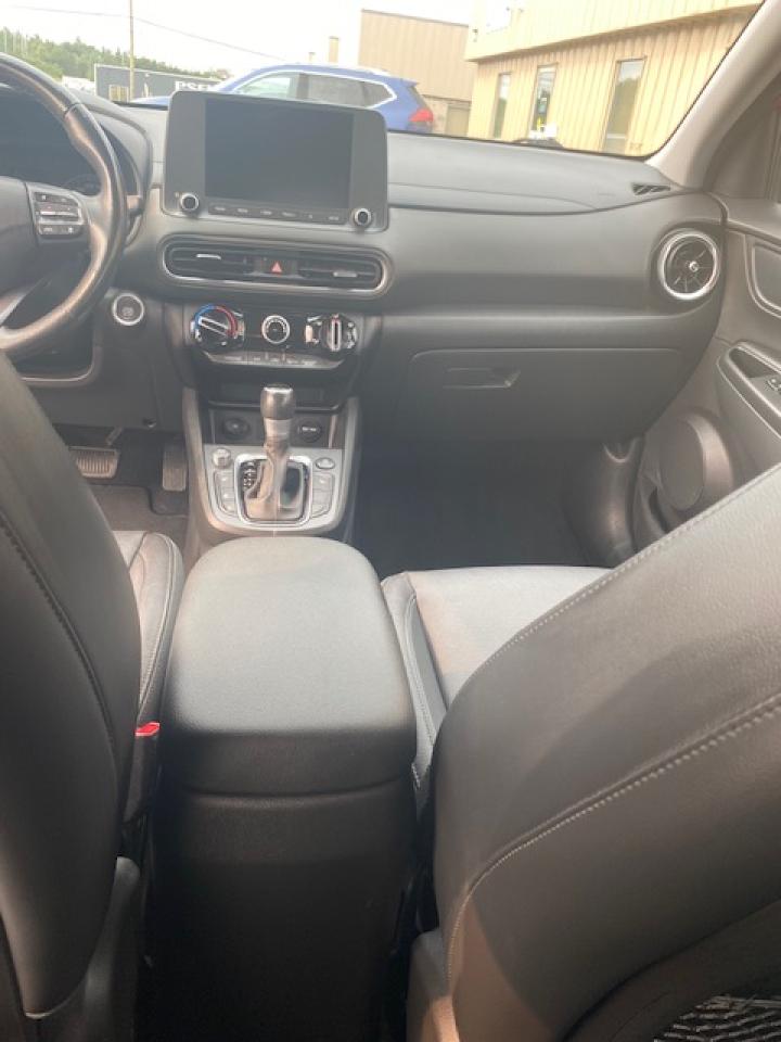 2022 Hyundai KONA 2.0L Preferred AWD w/Sun & Leather Package - Photo #10