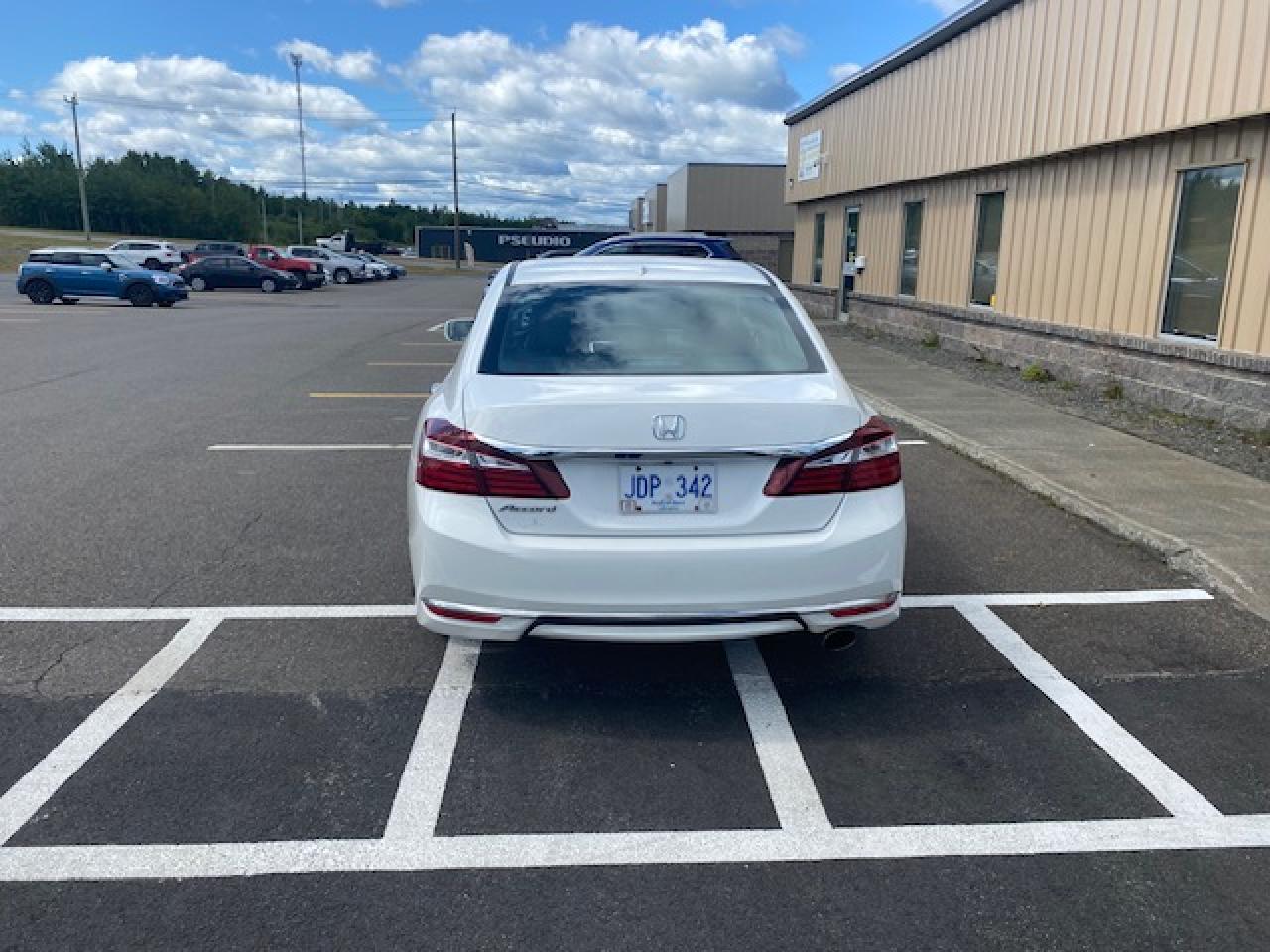 2016 Honda Accord EX-L - Photo #5
