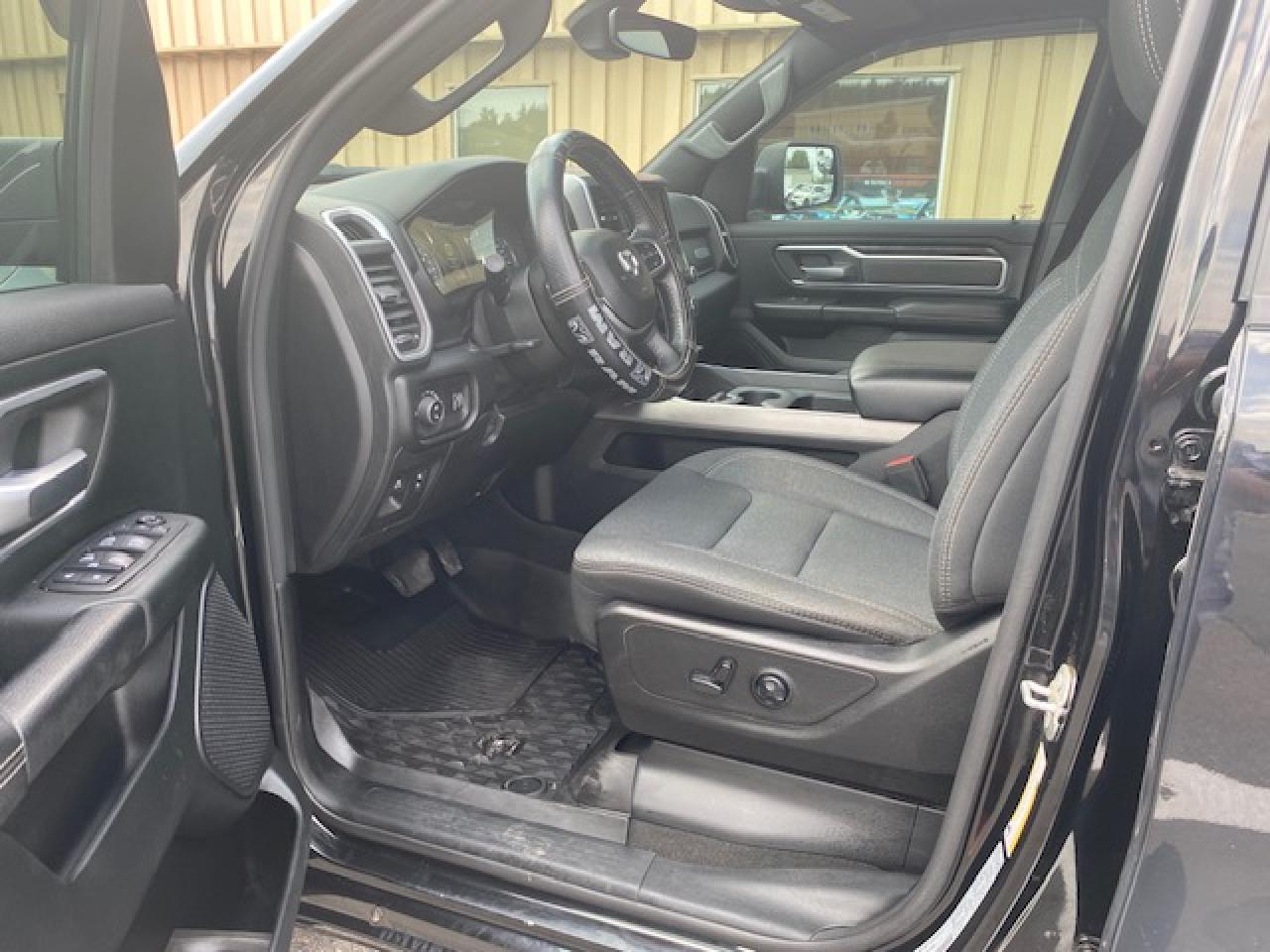 2020 RAM 1500 BIG HORN 4X4 QUAD CAB 6'4" BOX - Photo #7