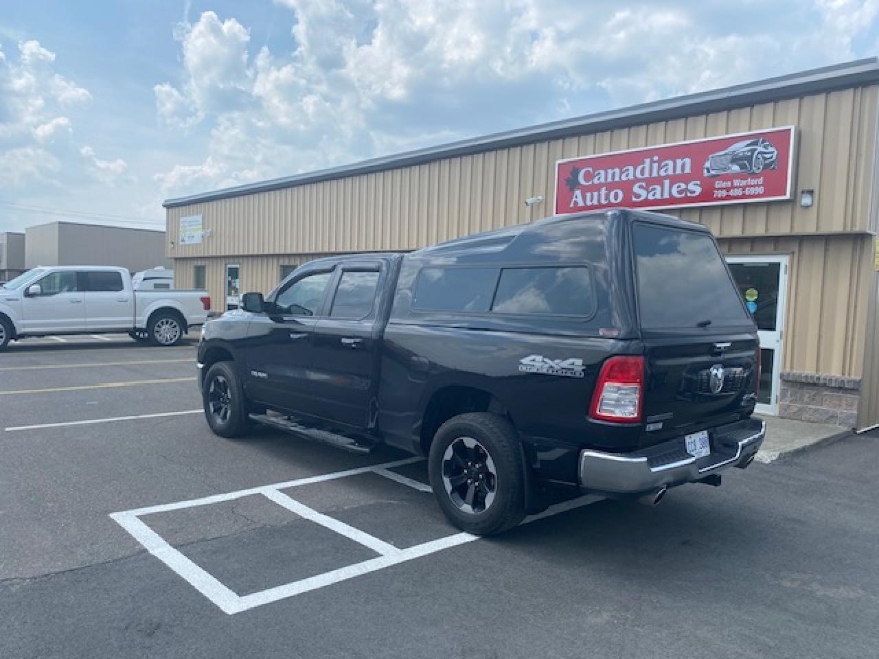 2020 RAM 1500 BIG HORN 4X4 QUAD CAB 6'4" BOX - Photo #3