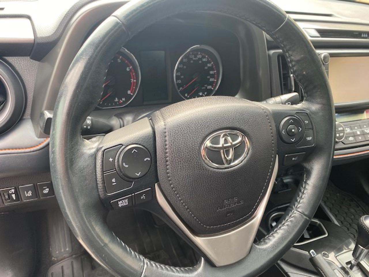 2018 Toyota RAV4 AWD SE - Photo #13