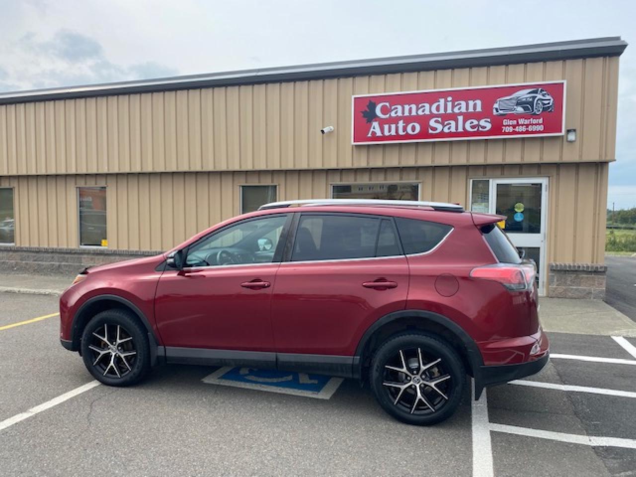 2018 Toyota RAV4 AWD SE - Photo #4