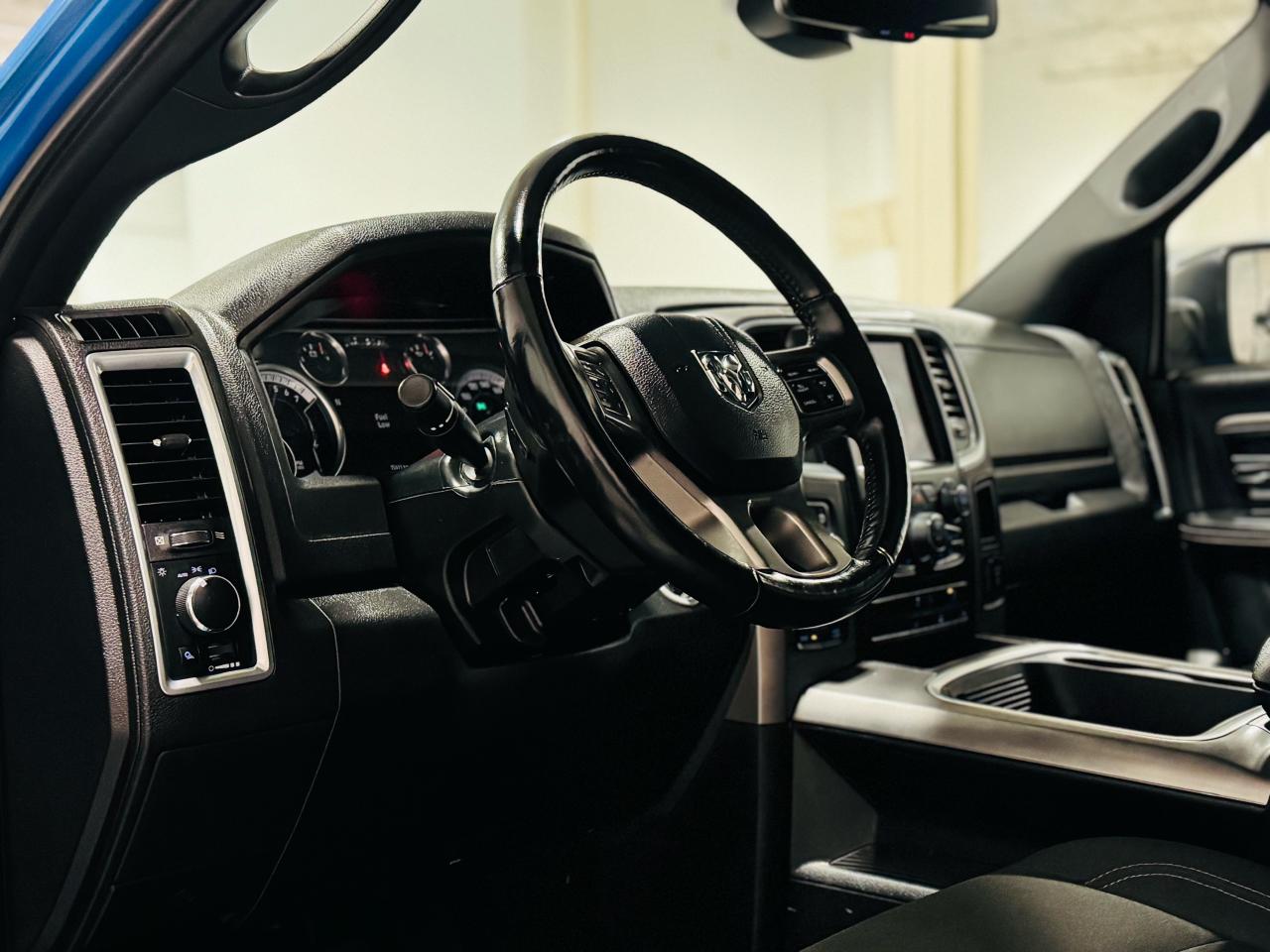 2021 RAM 1500 Classic WARLOCK - Photo #7