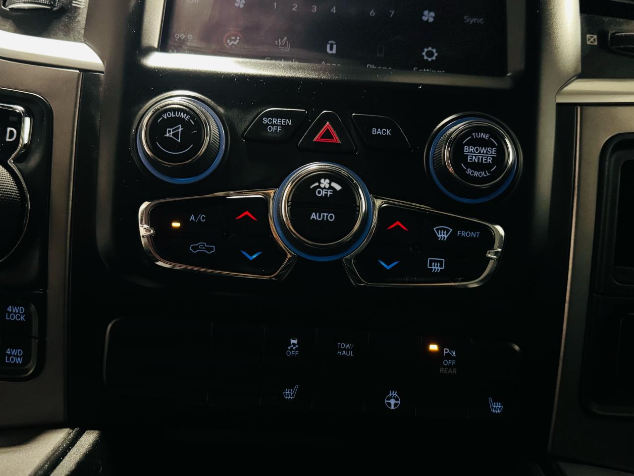 2021 RAM 1500 Classic WARLOCK - Photo #13