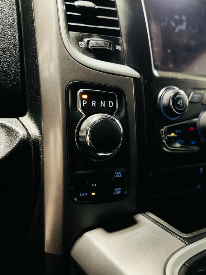 2021 RAM 1500 Classic WARLOCK - Photo #12