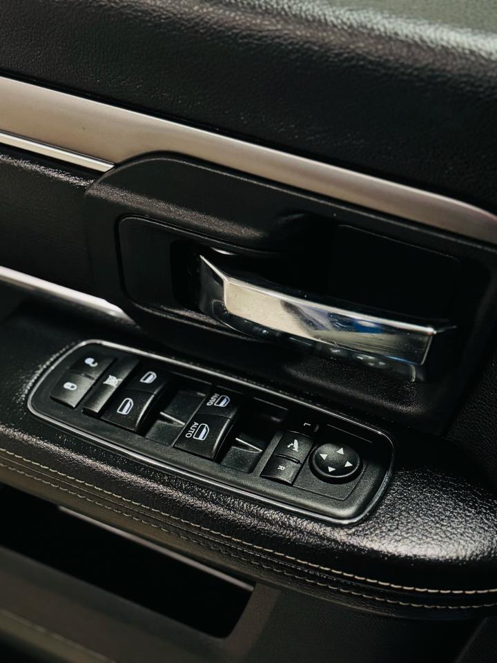 2021 RAM 1500 Classic WARLOCK - Photo #8