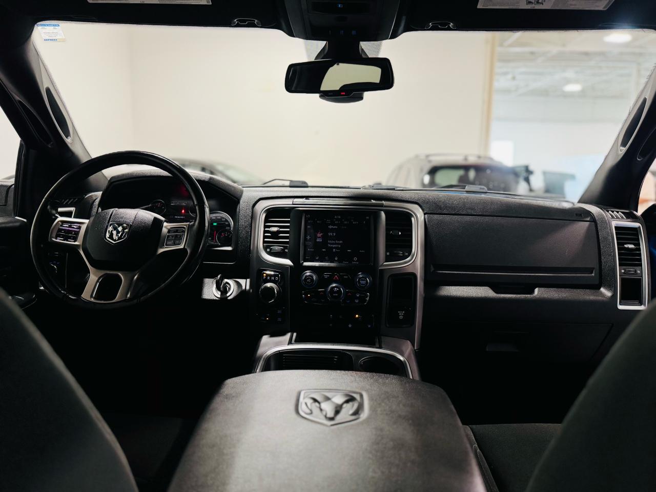 2021 RAM 1500 Classic WARLOCK - Photo #19