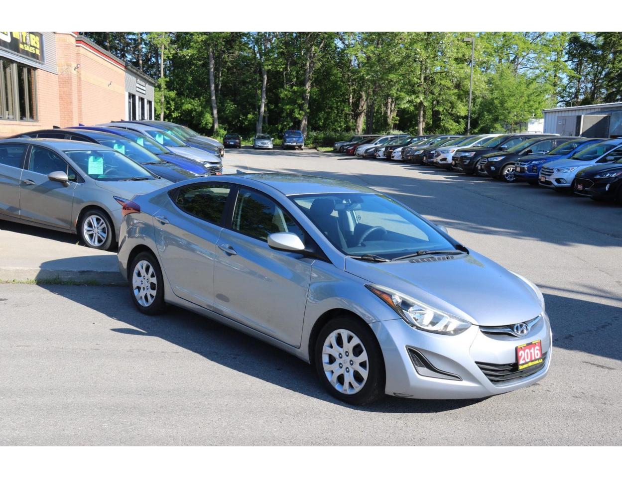 2016 Hyundai Elantra Limited - Photo #3