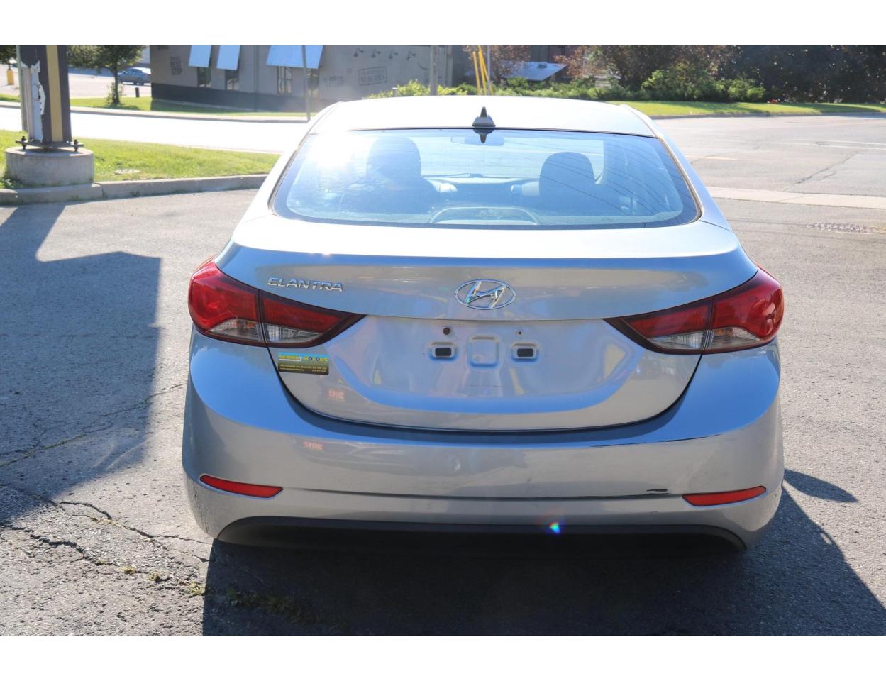 2016 Hyundai Elantra Limited - Photo #9