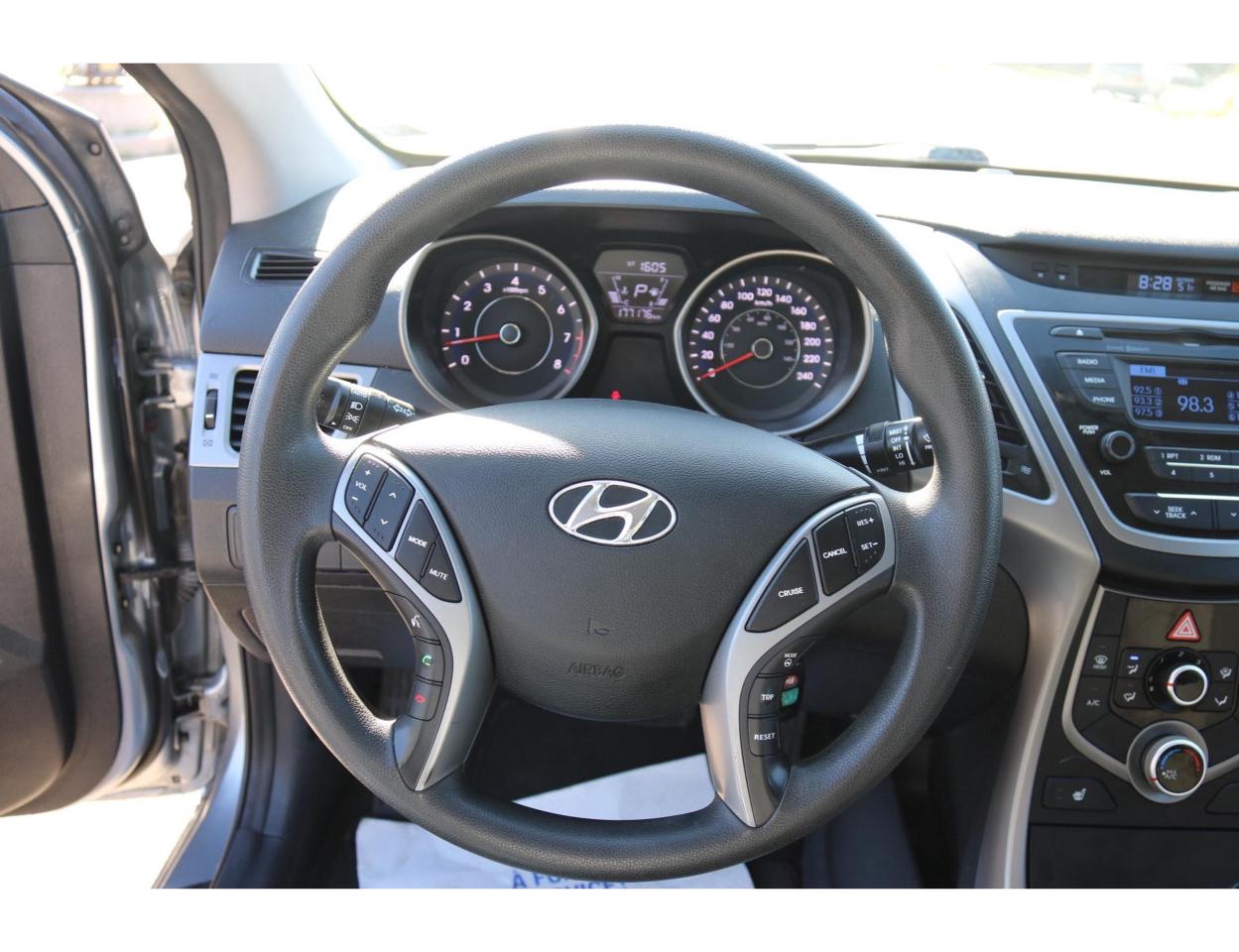 2016 Hyundai Elantra Limited - Photo #15