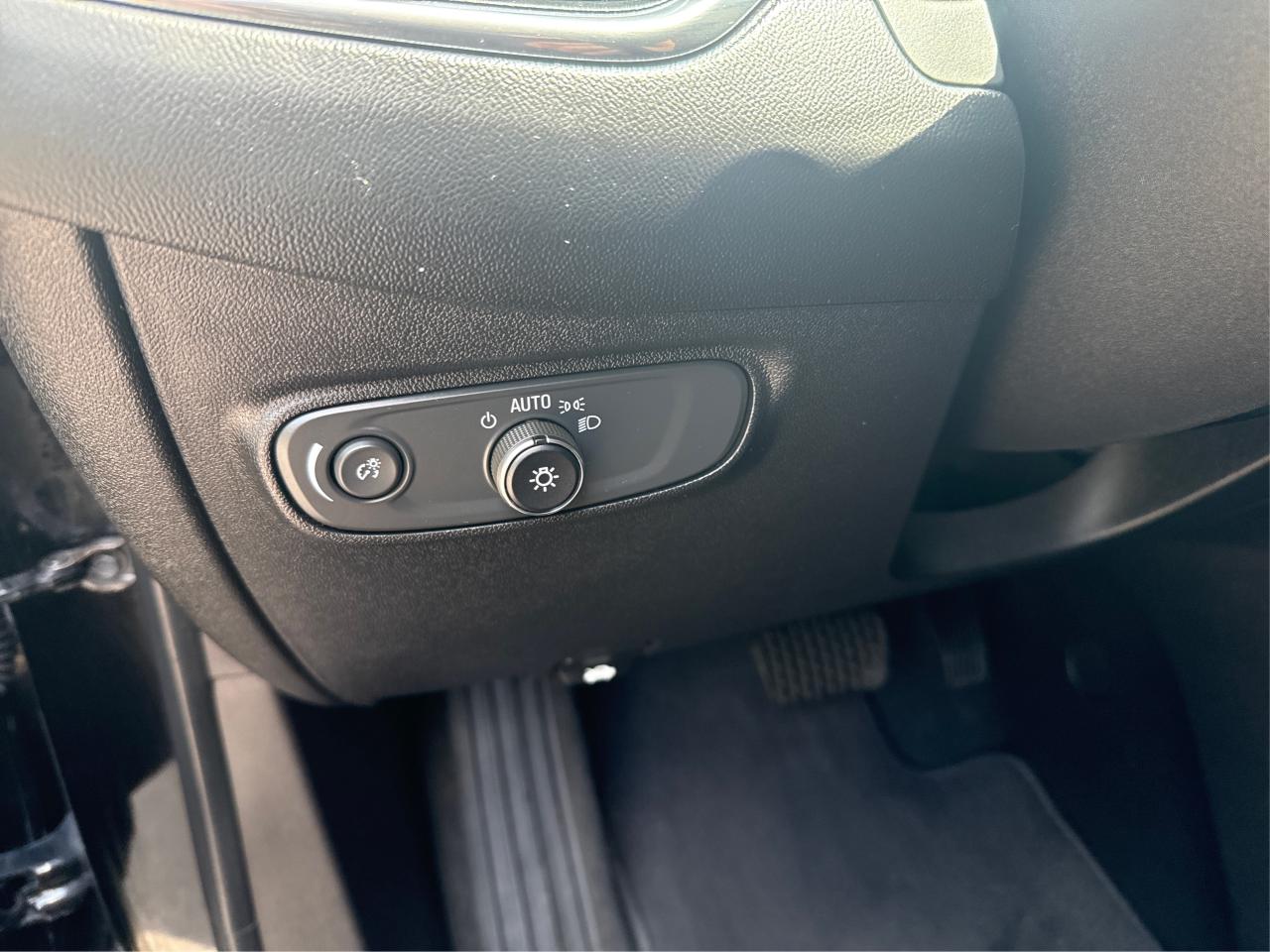 2018 Chevrolet Equinox LT (1LT) - Photo #15