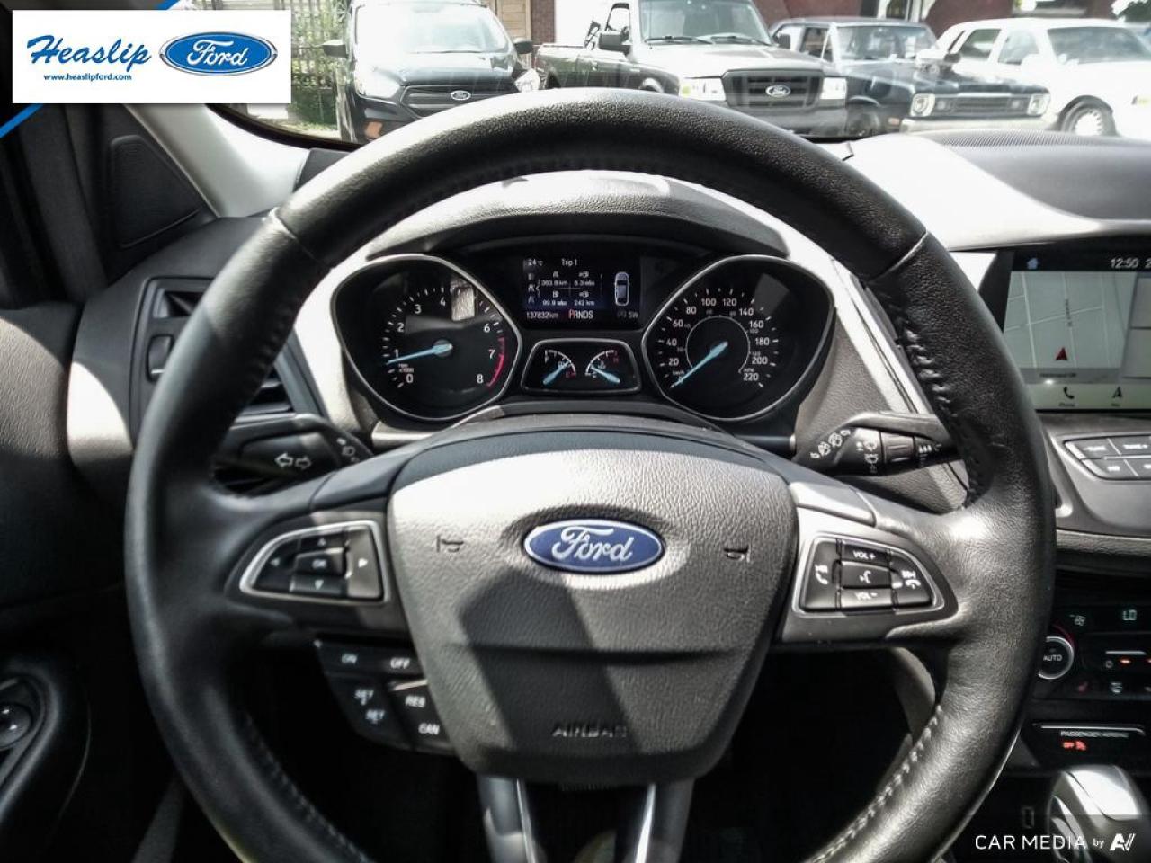 2019 Ford Escape SEL Photo5