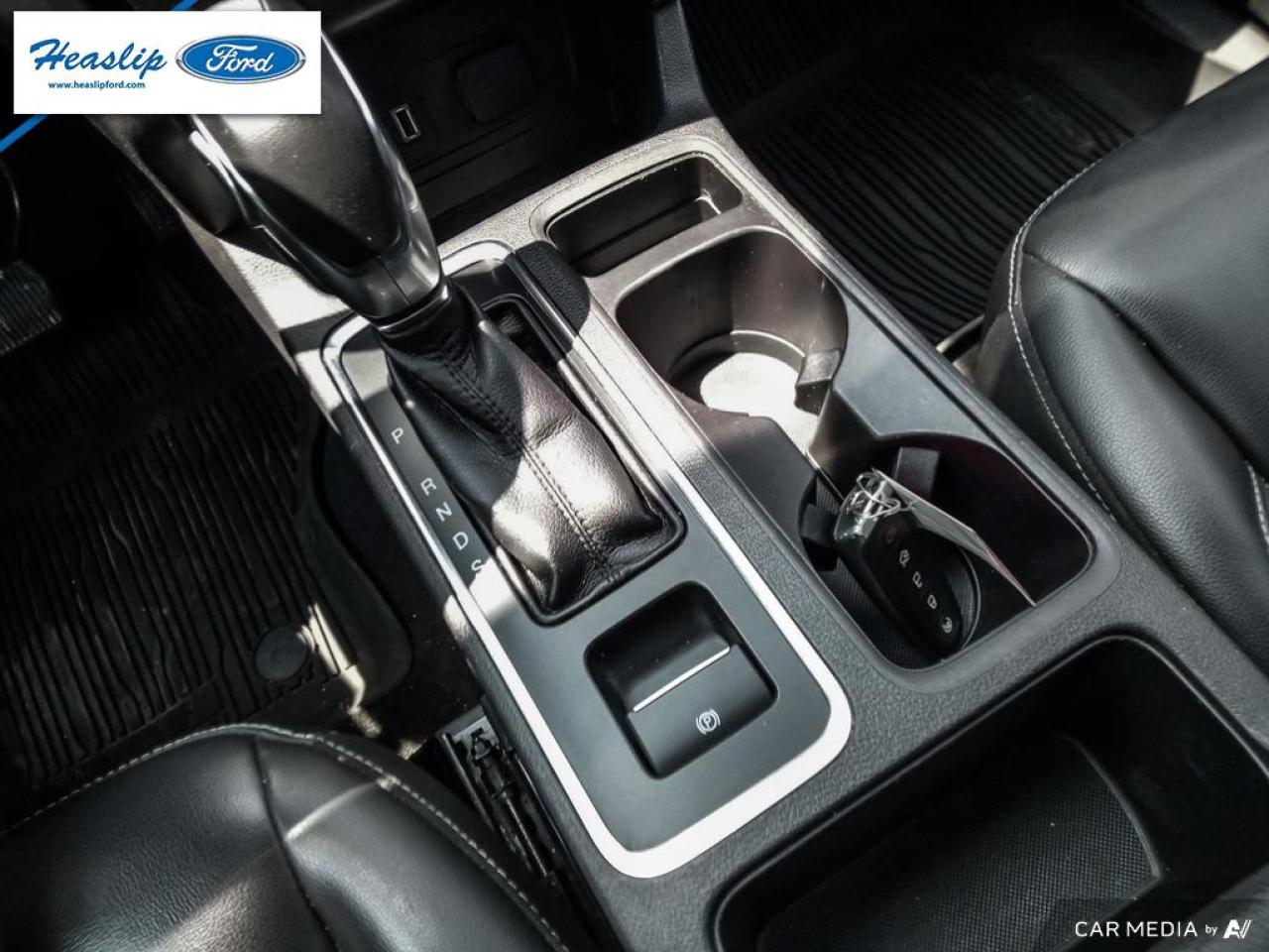 2019 Ford Escape SEL Photo5