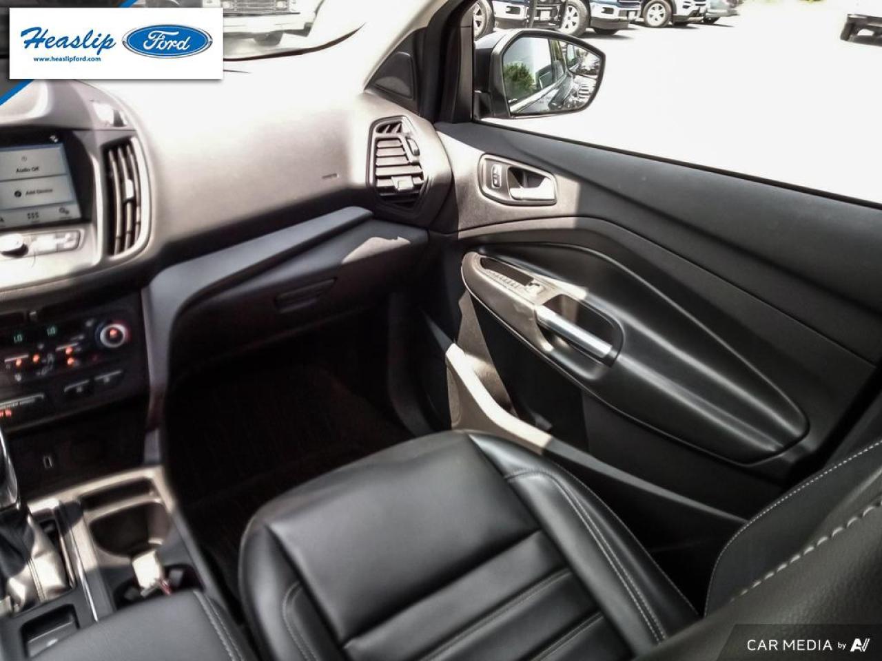 2019 Ford Escape SEL Photo5