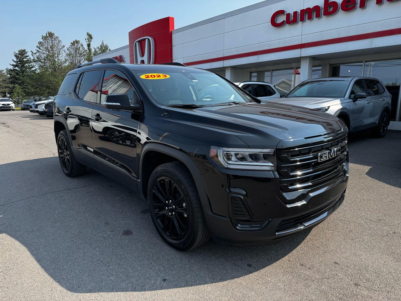 2023 GMC Acadia SLE Photo1