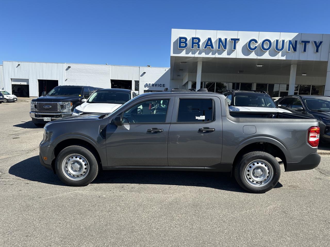 2025 Ford Maverick XL Photo2