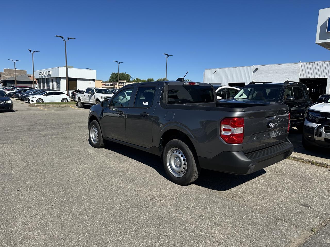 2025 Ford Maverick XL Photo3